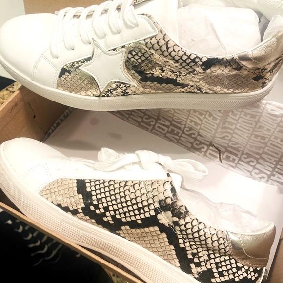 Steve Madden Shoes - NWT Steve Madden Snake Print Sneaker 9.5